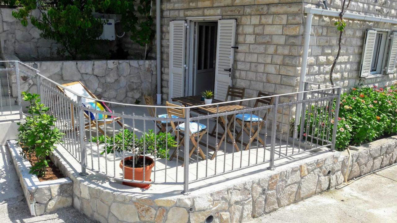 Ad Hvar *